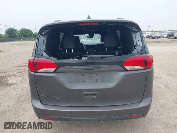 2020 Chrysler Pacifica Touring L with VIN 2C4RC1BG6LR247919, listed as a IAAI auction lot 41930508 with 66,952 mi miles and . Bid and sale history available at DreamBid. Image 16.