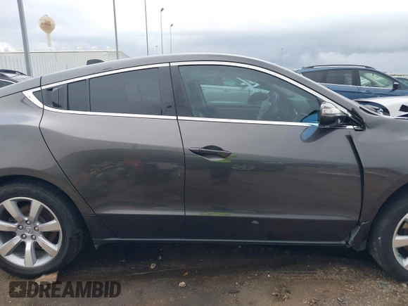 2011 Acura ZDX Tech Pkg with VIN 2HNYB1H46BH500215, listed as a IAAI auction lot 41902209 with 276,128 mi miles. Bid and sale history available at carsss.com. Image 14.