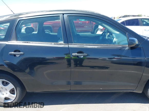 2006 Toyota Matrix STD with VIN 2T1KR32E46C622253, listed as a IAAI auction lot 42040286 with 186,594 mi miles and . Bid and sale history available at carsss.com. Image 13.