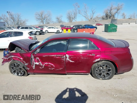 2018 Chrysler 300 with VIN 2C3CCAGG0JH269100, listed as a IAAI auction lot 41448431 with 91,034 mi miles. Bid and sale history available at carsss.com. Image 13.