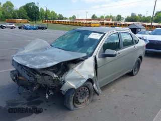 2008 Ford Focus SE with VIN 1FAHP35N68W198442, listed as a IAAI auction lot 39509774 with 180,247 mi miles. Bid and sale history available at carsss.com. Image 2.