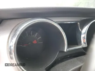 2005 Ford Mustang Deluxe с VIN 1ZVFT84N255187609, выставлен на аукционе Copart как лот 59868975 с пробегом Не указан миль и Чистый • Clean title. История ставок и продаж доступна на DreamBid. Изображение 9.