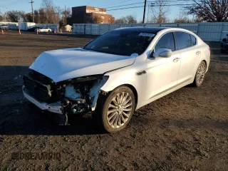 2016 Kia K900 Luxury with VIN KNALW4D41G6031150, listed as a Copart auction lot 84642644 with 128,068 mi miles and Salvage Title. Bid and sale history available at carsss.com. Image 1.