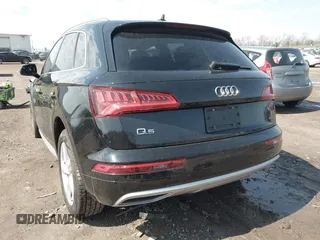 2020 Audi Q5 Premium with VIN WA1ANAFY3L2082513, listed as a IAAI auction lot 41912993 with 7,958 mi miles. Bid and sale history available at carsss.com. Image 3.