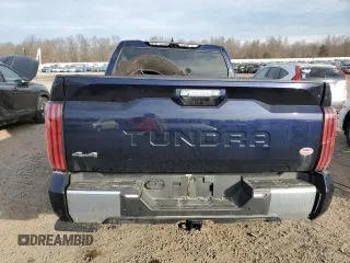 2024 Toyota Tundra Limited Hybrid z VIN 5TFJC5DB4RX049128, wystawiony jako Copart lot #46630445 z przebiegiem Nie podano mil oraz Szkoda całkowita • Salvage title. Historia ofert i sprzedaży dostępna na DreamBid. Obrazek 6.