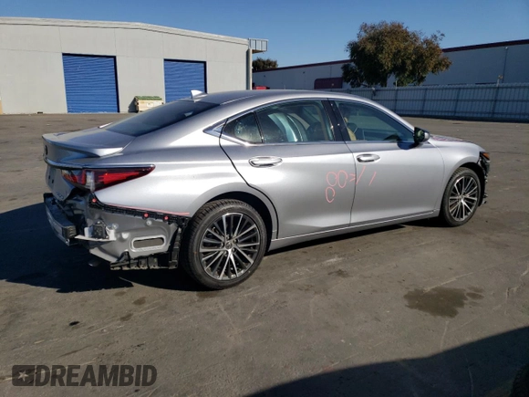 2022 Lexus ES 250 z VIN 58AD11D16NU009748, wystawiony jako Copart lot #78064964 z przebiegiem 30 511 mil mil oraz Szkoda całkowita • Salvage title. Historia ofert i sprzedaży dostępna na DreamBid. Obrazek 3.