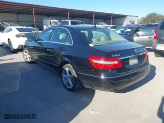 2010 Mercedes-Benz E-Class E 350 Luxury with VIN WDDHF8HB2AA144382, listed as a IAAI auction lot 40942440 with 198,887 mi miles. Bid and sale history available at carsss.com. Image 3.