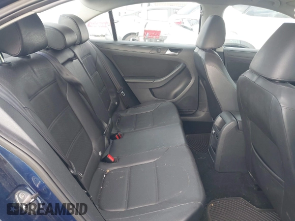 2014 Volkswagen Jetta SE z VIN 3VWD17AJ5EM369548, wystawiony jako IAAI lot #42588501 z przebiegiem 115 062 mil mil oraz . Historia ofert i sprzedaży dostępna na DreamBid. Obrazek 8.