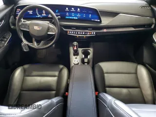 2024 Cadillac XT4 FWD Premium Luxury z VIN 1GYFZCR49RF126367, wystawiony jako Copart lot #60196465 z przebiegiem 40 827 mil mil oraz Czysty tytuł • Clean title. Historia ofert i sprzedaży dostępna na DreamBid. Obrazek 8.