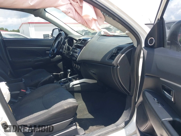 2011 Mitsubishi Outlander SE with VIN JA4AP4AU8BZ012589, listed as a IAAI auction lot 42316134 with 176,450 mi miles and . Bid and sale history available at DreamBid. Image 5.