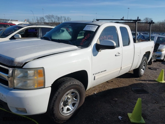 2009 Chevrolet Silverado 1500 LTZ with VIN 1GCEK39079Z114929, listed as a IAAI auction lot 41494959 with 305,078 mi miles. Bid and sale history available at carsss.com. Image 20.