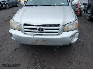 2005 Toyota Highlander with VIN JTEDP21A050085215, listed as a IAAI auction lot 41807809 with 133,953 mi miles. Bid and sale history available at carsss.com. Image 6.