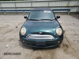 2007 MINI Hardtop with VIN WMWMF33537TL77985, listed as a Copart auction lot 61908635 with 180,470 mi miles and Salvage title. Bid and sale history available at DreamBid. Image 5.