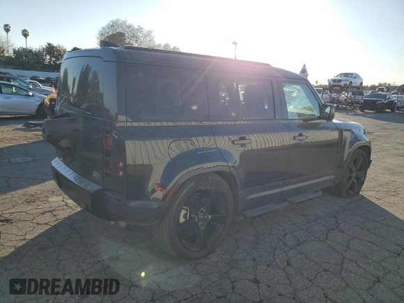 2020 Land Rover Defender HSE z VIN SALE9EEU0L2013353, wystawiony jako Copart lot #87964645 z przebiegiem 44 788 mil mil oraz Szkoda całkowita • Salvage title. Historia ofert i sprzedaży dostępna na DreamBid. Obrazek 3.