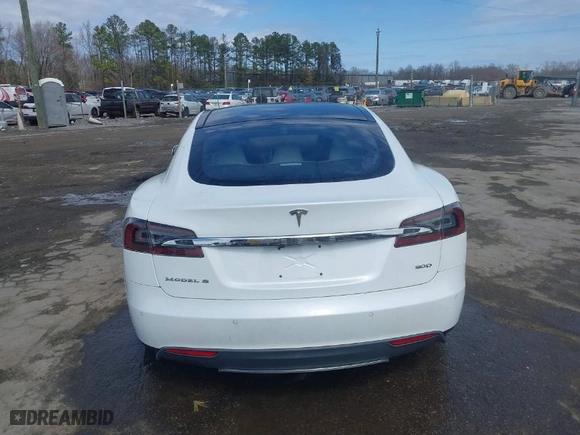 2016 Tesla Model S 90D with VIN 5YJSA1E21GF129964, listed as a IAAI auction lot 41817494 with NaN miles. Bid and sale history available at carsss.com. Image 16.