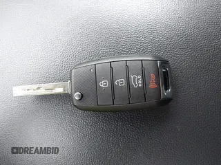 2020 Kia Sorento LX z VIN 5XYPG4A36LG644112, wystawiony jako IAAI lot #42115141 z przebiegiem 101 170 mil mil oraz . Historia ofert i sprzedaży dostępna na DreamBid. Obrazek 11.