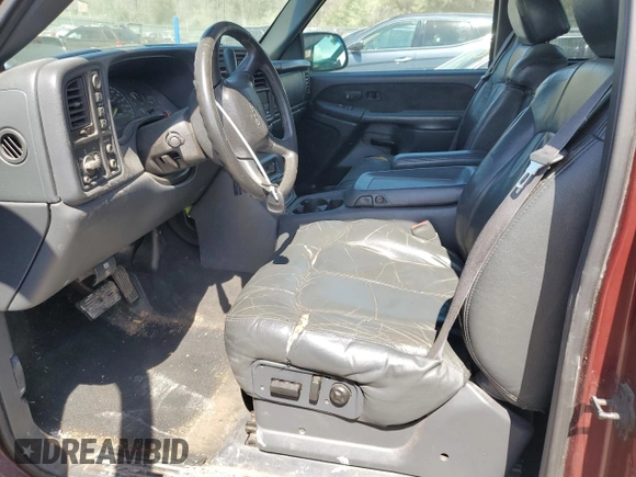 2000 GMC New Sierra 1500 SLE with VIN 1GTEK19T7YZ202845, listed as a Copart auction lot 51596555 with 243,067 mi miles and Salvage Title. Bid and sale history available at carsss.com. Image 7.