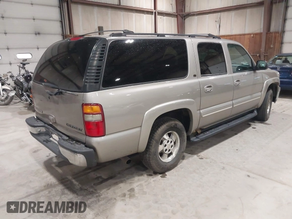 2002 Chevrolet Suburban LT with VIN 3GNFK16ZX2G296571, listed as a IAAI auction lot 41979801 with 180,144 mi miles. Bid and sale history available at carsss.com. Image 4.