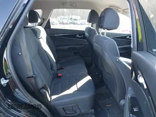 2018 Kia Sorento LX with VIN 5XYPGDA35JG404725, listed as a IAAI auction lot 41188949 with 48,229 mi miles. Bid and sale history available at carsss.com. Image 8.