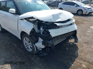 2023 Kia Soul LX with VIN KNDJ23AU2P7215902, listed as a IAAI auction lot 40337743 with 13,896 mi miles and . Bid and sale history available at DreamBid. Image 6.