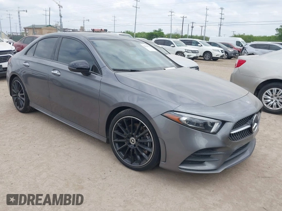 2020 Mercedes-Benz A 220 z VIN W1K3G4EBXLJ231762, wystawiony jako IAAI lot #42010712 z przebiegiem 44 325 mil mil oraz . Historia ofert i sprzedaży dostępna na DreamBid. Obrazek 1.