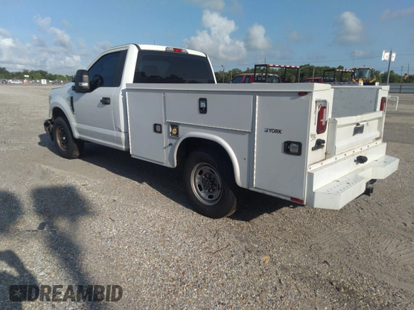 2018 Ford F-250 XL z VIN 1FDBF2A65JEC47942, wystawiony jako IAAI lot #42362008 z przebiegiem 173 284 mil mil oraz . Historia ofert i sprzedaży dostępna na DreamBid. Obrazek 3.