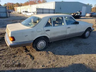 1986 Mercedes-Benz 420 with VIN WDBCA35D3GA200123, listed as a Copart auction lot 81694694 with 135,481 mi miles and Clean Title. Bid and sale history available at carsss.com. Image 3.