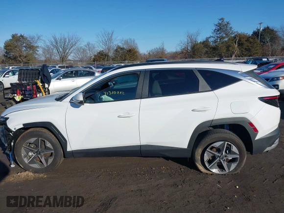 2025 Hyundai Tucson SEL Convenience with VIN 5NMJCCDE0SH466727, listed as a IAAI auction lot 41310222 with 1,858 mi miles and . Bid and sale history available at carsss.com. Image 15.