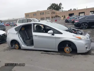 2011 Toyota Prius I z VIN JTDKN3DU9B1476883, wystawiony jako IAAI lot #41178342 z przebiegiem 204 790 mil mil oraz . Historia ofert i sprzedaży dostępna na DreamBid. Obrazek 13.