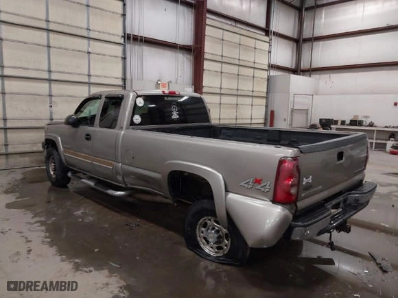 2003 Chevrolet Silverado 2500HD LS with VIN 1GCHK29U73E325301, listed as a IAAI auction lot 41565633 with NaN miles. Bid and sale history available at carsss.com. Image 3.
