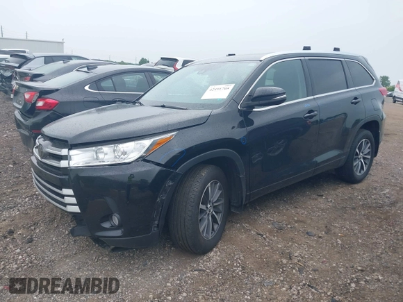 2018 Toyota Highlander SE with VIN 5TDJZRFH3JS543823, listed as a IAAI auction lot 42491705 with 110,801 mi miles and . Bid and sale history available at DreamBid. Image 19.