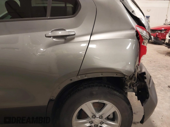 2020 Chevrolet Trax LS with VIN 3GNCJNSBXLL216278, listed as a IAAI auction lot 41416226 with 25,683 mi miles. Bid and sale history available at carsss.com. Image 18.