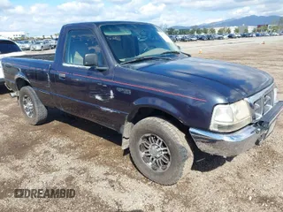 2000 Ford Ranger XL with VIN 1FTYR10C1YPB78575, listed as a IAAI auction lot 41743949 with 207,927 mi miles. Bid and sale history available at carsss.com. Image 1.