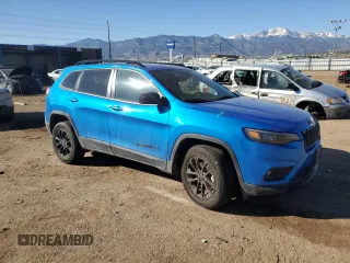 2023 Jeep Cherokee Altitude Lux with VIN 1C4PJMMB2PD112915, listed as a Copart auction lot 43702445 with 44,401 mi miles and Salvage Title. Bid and sale history available at carsss.com. Image 4.