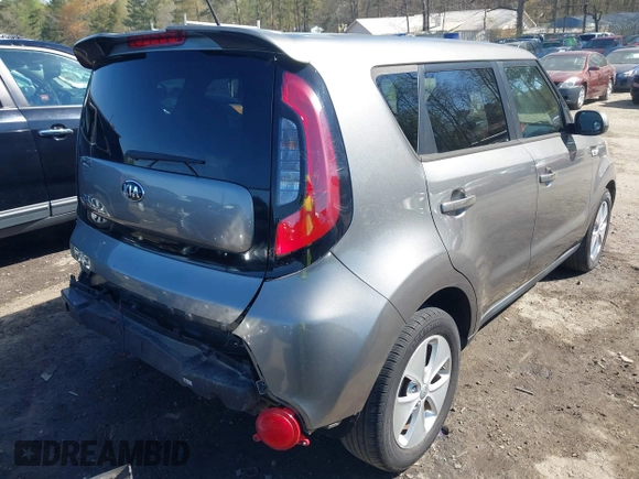 2015 Kia Soul with VIN KNDJN2A23F7216443, listed as a IAAI auction lot 41870360 with 103,753 mi miles. Bid and sale history available at carsss.com. Image 4.