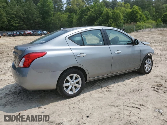 2012 Nissan Versa SV z VIN 3N1CN7AP6CL858151, wystawiony jako Copart lot #59192435 z przebiegiem 134 490 mil mil oraz Szkoda całkowita • Salvage title. Historia ofert i sprzedaży dostępna na DreamBid. Obrazek 3.
