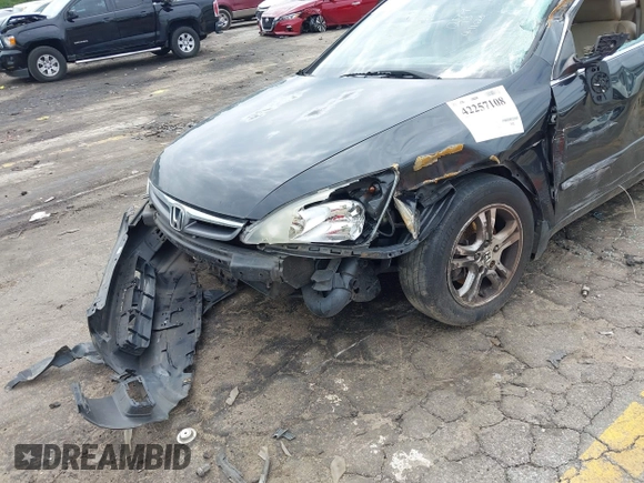 2006 Honda Accord EX-L z VIN 1HGCM56896A061279, wystawiony jako IAAI lot #42257108 z przebiegiem 398 000 mil mil oraz . Historia ofert i sprzedaży dostępna na DreamBid. Obrazek 6.
