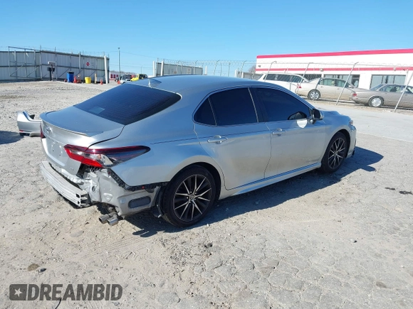 2021 Toyota Camry SE Nightshade with VIN 4T1G11AK1MU529646, listed as a IAAI auction lot 41650962 with 57,879 mi miles. Bid and sale history available at carsss.com. Image 4.