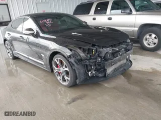 2020 Kia Stinger GT1 with VIN KNAE45LC5L6075904, listed as a IAAI auction lot 40870197 with 51,600 mi miles. Bid and sale history available at carsss.com. Image 1.