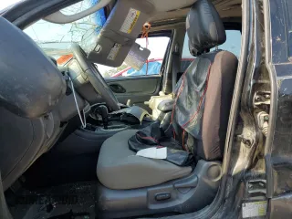 2006 Ford Escape XLT with VIN 1FMYU93126KA52318, listed as a Copart auction lot 71272964 with 0 mi miles and Salvage Title. Bid and sale history available at carsss.com. Image 7.