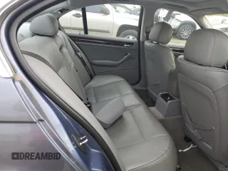 2005 BMW 3 Series 330xi with VIN WBAEW53455PN40181, listed as a Copart auction lot 77047263 with 111,000 mi miles and Salvage Title. Bid and sale history available at DreamBid. Image 10.