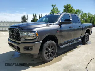 2022 Ram 2500 Big Horn z VIN 3C6UR5DLXNG373551, wystawiony jako Copart lot #53241205 z przebiegiem 40 047 mil mil oraz Szkoda całkowita • Salvage title. Historia ofert i sprzedaży dostępna na DreamBid. Obrazek 1.