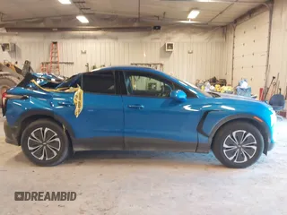 2024 Chevrolet Blazer EV eAWD LT z VIN 3GNKDBRJ6RS216307, wystawiony jako IAAI lot #41935806 z przebiegiem 10 850 mil mil oraz . Historia ofert i sprzedaży dostępna na DreamBid. Obrazek 13.