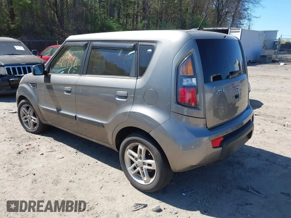 2010 Kia Soul + with VIN KNDJT2A20A7163134, listed as a IAAI auction lot 42164478 with 207,790 mi miles. Bid and sale history available at carsss.com. Image 3.