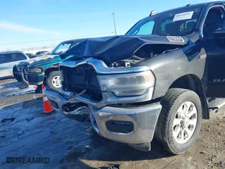 2019 Ram 2500 Big Horn with VIN 3C6UR5DJ2KG696924, listed as a IAAI auction lot 41644092 with 120,705 mi miles. Bid and sale history available at carsss.com. Image 6.