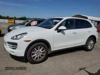 2013 Porsche Cayenne z VIN WP1AA2A2XDLA04038, wystawiony jako Copart lot #52906175 z przebiegiem 162 411 mil mil oraz Szkoda całkowita • Salvage title. Historia ofert i sprzedaży dostępna na DreamBid. Obrazek 1.