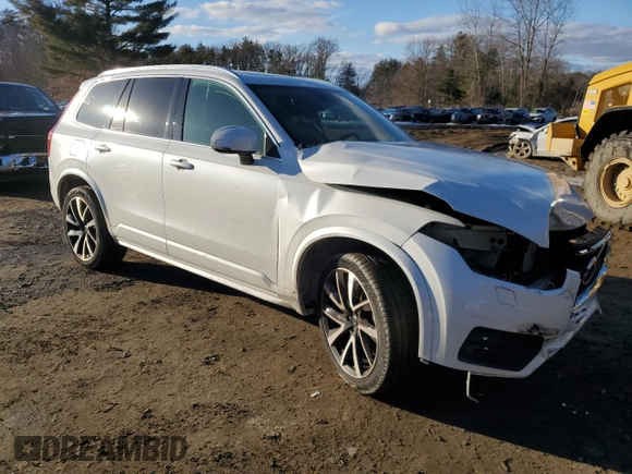 2021 Volvo XC90 Momentum with VIN YV4A221K3M1675588, listed as a Copart auction lot 47232725 with 39,787 mi miles and Clean Title. Bid and sale history available at carsss.com. Image 4.