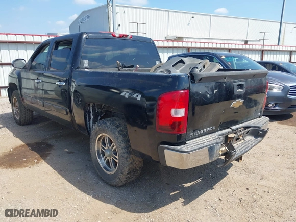2007 Chevrolet Silverado 1500 LS with VIN 2GCEK13CX71727365, listed as a IAAI auction lot 40357043 with 1 mi miles. Bid and sale history available at carsss.com. Image 3.