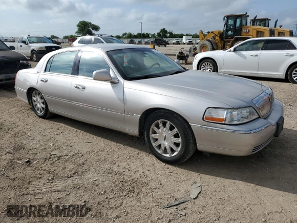 2009 Lincoln Town Car Signature Limited z VIN 2LNHM82V99X635551, wystawiony jako Copart lot #54103565 z przebiegiem 138 836 mil mil oraz Czysty tytuł • Clean title. Historia ofert i sprzedaży dostępna na DreamBid. Obrazek 4.