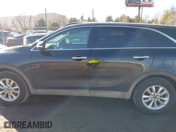2020 Kia Sorento L with VIN 5XYPG4A30LG698215, listed as a IAAI auction lot 41637217 with 37,320 mi miles. Bid and sale history available at carsss.com. Image 15.